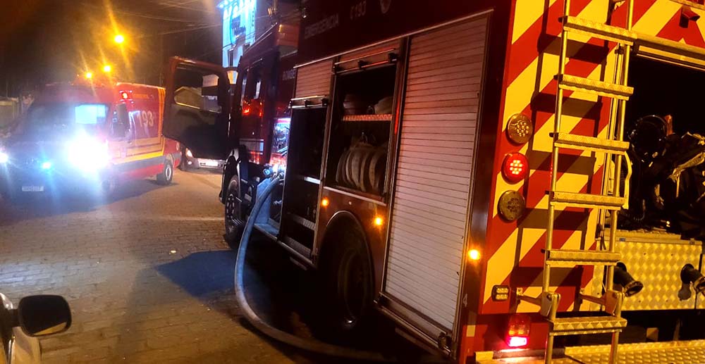 Curto-circuito provoca incêndio em residência e desaloja moradores em Avaré